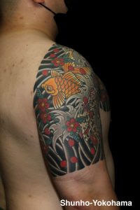 和彫り 手彫り 刺青 タトゥー tattoo 横浜 俊宝 金魚 goldfish 桜 桜吹雪 入れ墨