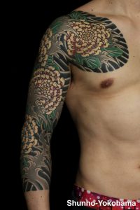 和彫り 手彫り 刺青 タトゥー tattoo 横浜 俊宝 菊 chrysanthemum 菊水 入れ墨