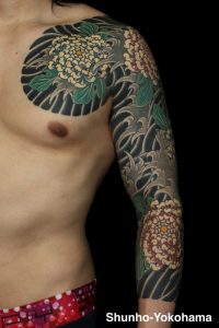 和彫り 手彫り 刺青 タトゥー tattoo 横浜 俊宝 菊 chrysanthemum 菊水 入れ墨